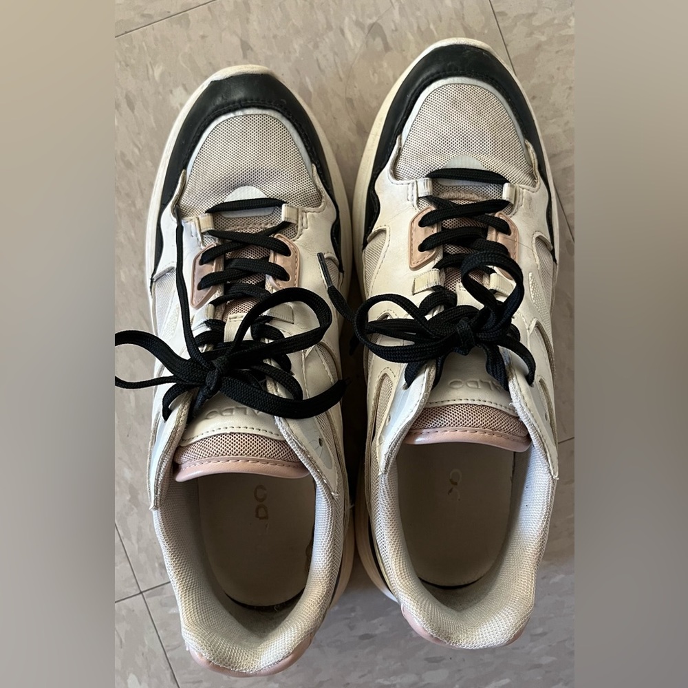 Aldo sneakers, size 10